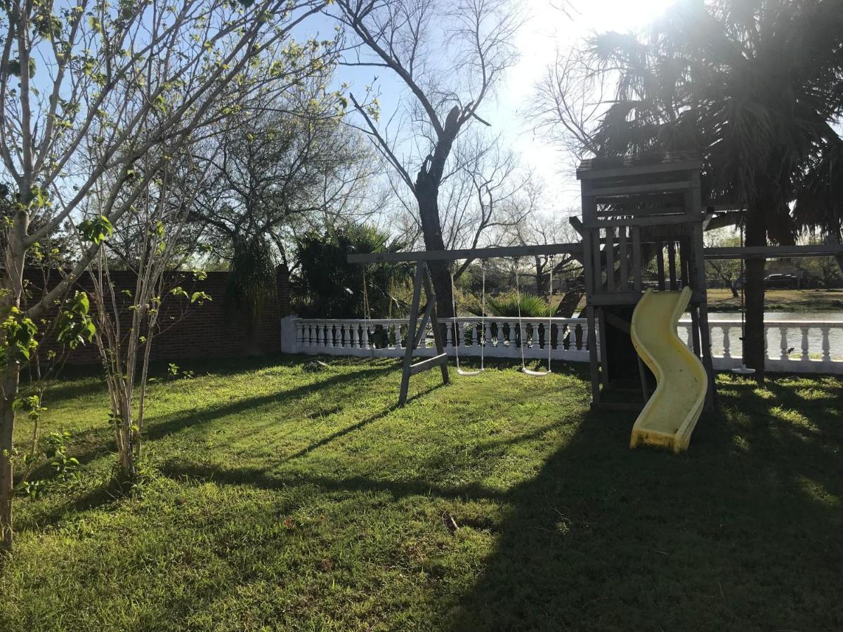 Cheerful 4 Bedroom Home With Pool And Bbq Area With 5Th Bedroom Option Brownsville Exterior photo