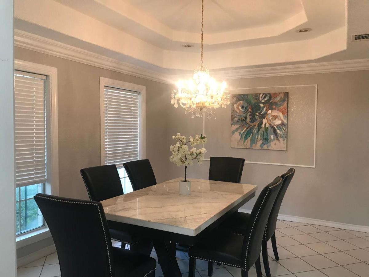 Cheerful 4 Bedroom Home With Pool And Bbq Area With 5Th Bedroom Option Brownsville Exterior photo