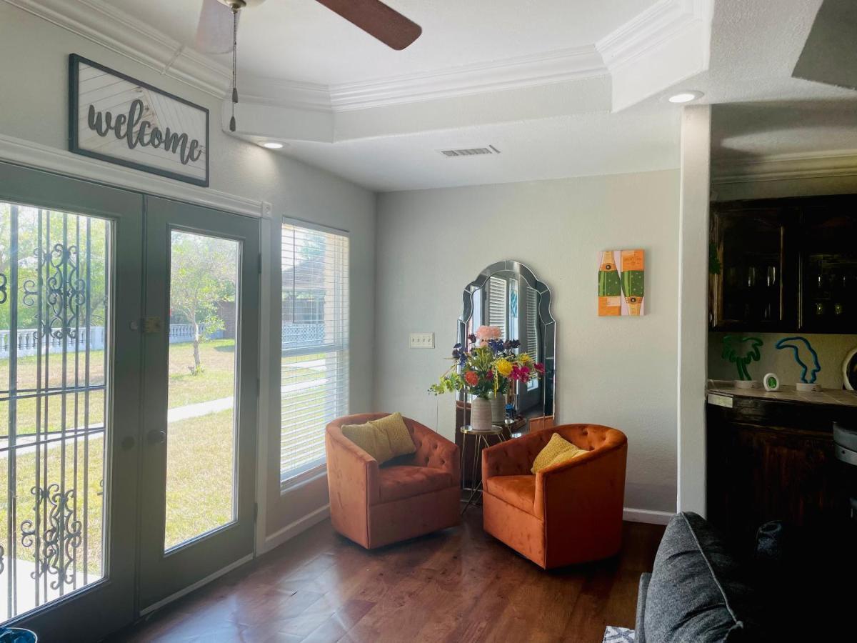 Cheerful 4 Bedroom Home With Pool And Bbq Area With 5Th Bedroom Option Brownsville Exterior photo